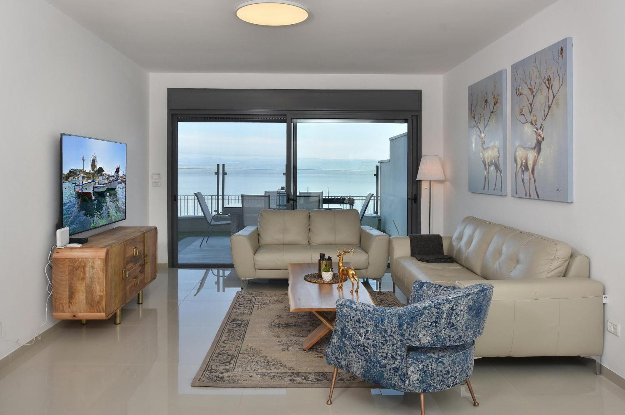 Ariston Luxury Garden Apartment With A Pool 티베리아 외부 사진
