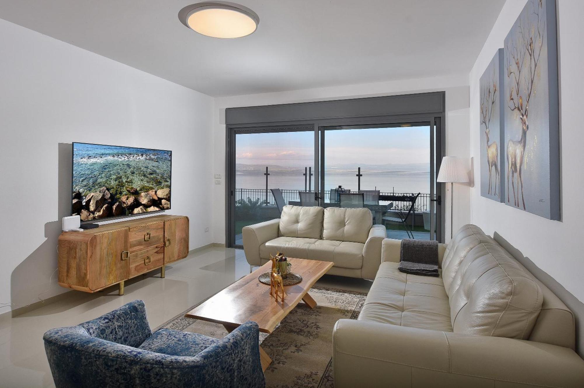 Ariston Luxury Garden Apartment With A Pool 티베리아 외부 사진