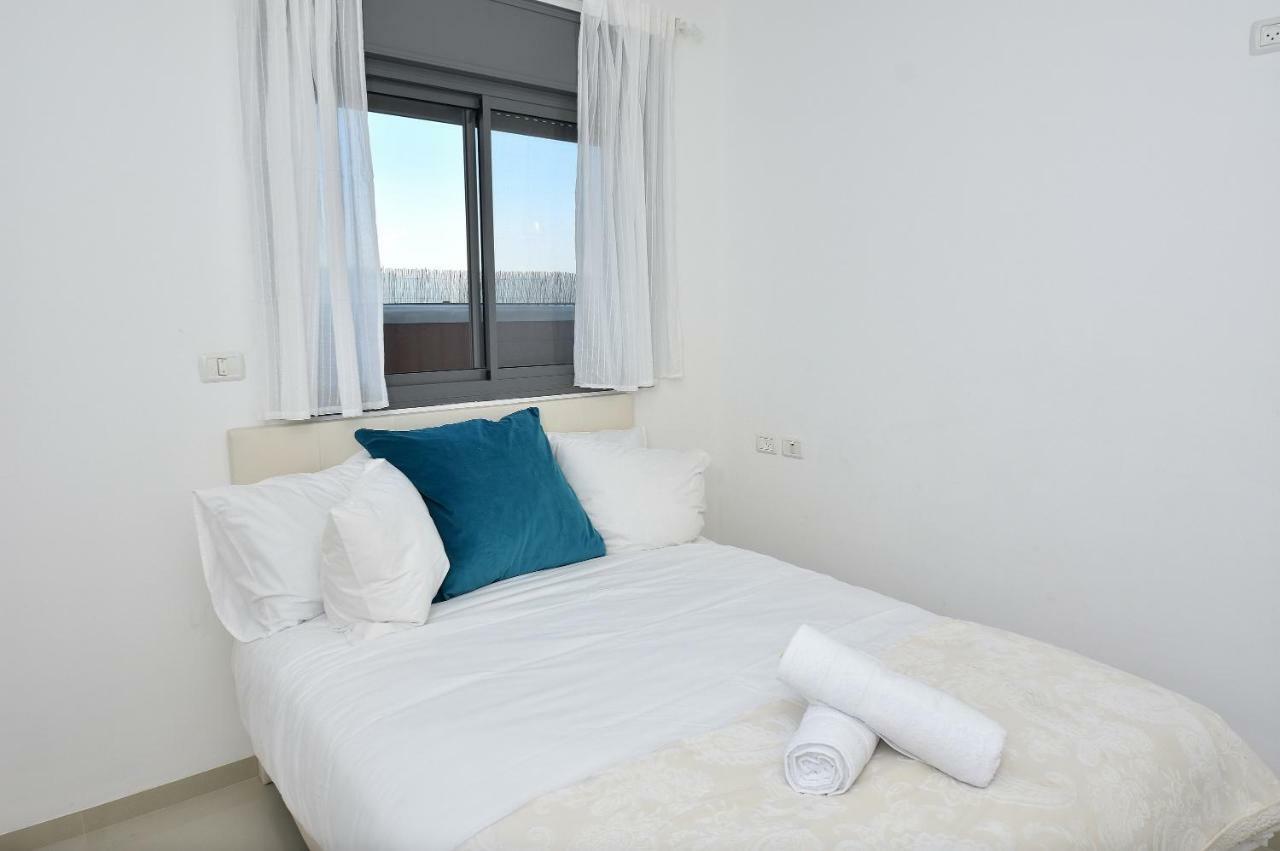 Ariston Luxury Garden Apartment With A Pool 티베리아 외부 사진