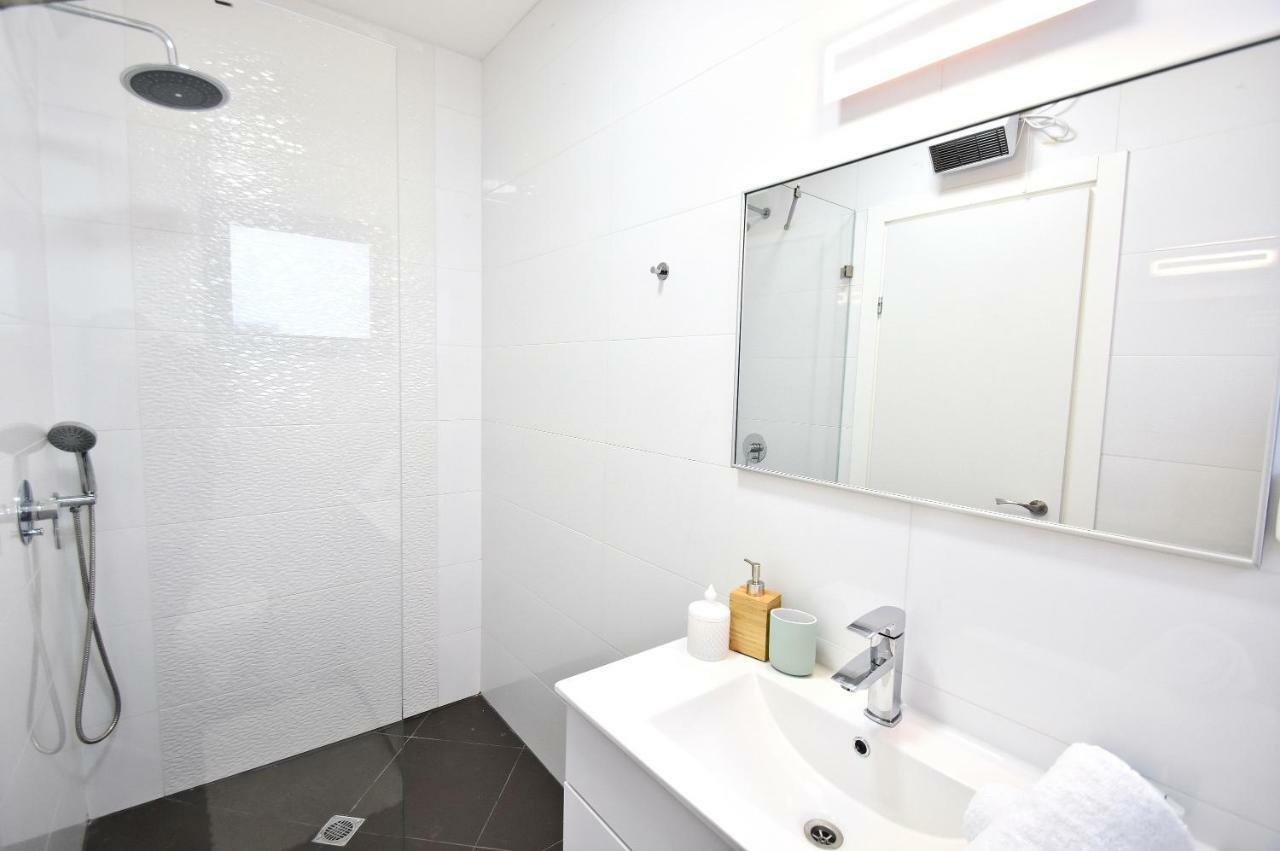 Ariston Luxury Garden Apartment With A Pool 티베리아 외부 사진