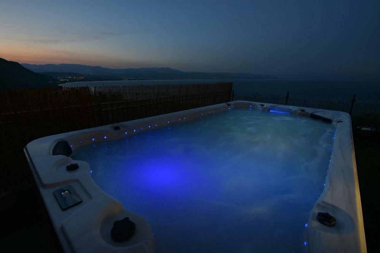 Ariston Luxury Garden Apartment With A Pool 티베리아 외부 사진